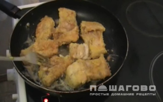 Фото приготовления рецепта: Жареный линь на сковороде - шаг 3
