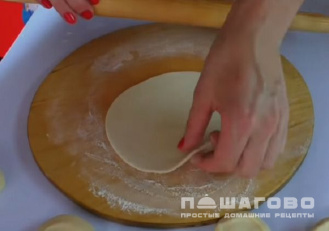 Фото приготовления рецепта: Хинкали калакури с мясом - шаг 7