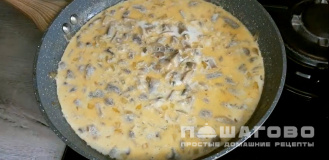 Фото приготовления рецепта: Пюре со сливками и грибами - шаг 6