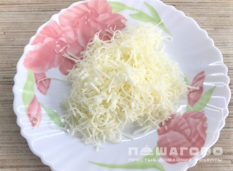 Фото приготовления рецепта: Гренки с сыром - шаг 2