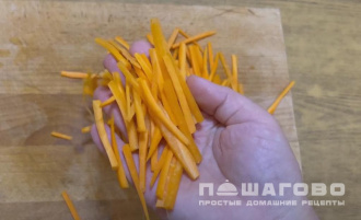 Фото приготовления рецепта: Лапша якисоба с говядиной - шаг 3