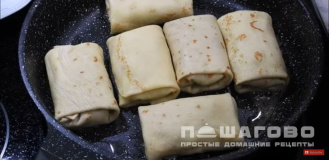 Фото приготовления рецепта: Домашние тонкие блинчики с фаршем - шаг 10