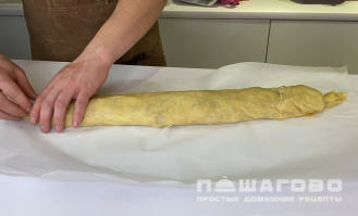 Фото приготовления рецепта: Венский штрудель с яблоками и корицей - шаг 6