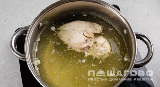 Фото приготовления рецепта: Капустняк с красным луком, перцем и грибами - шаг 5