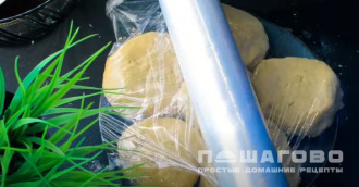 Фото приготовления рецепта: Торт «Муравейник» без использования мясорубки - шаг 6