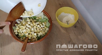 Фото приготовления рецепта: Салат Цезарь без мяса (веганский) - шаг 7