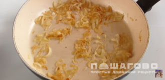 Фото приготовления рецепта: Сельдь под шубой с яйцами - шаг 1