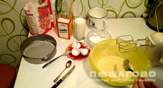 Фото приготовления рецепта: Блины на молоке с содой - шаг 3