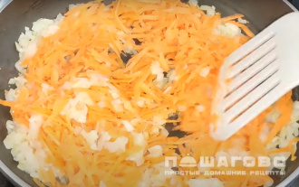 Фото приготовления рецепта: Суп с чечевицей, картофелем с мясом - шаг 2