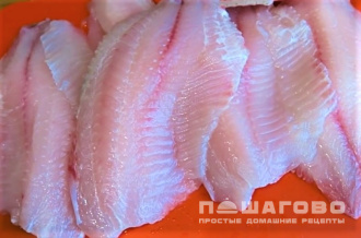 Фото приготовления рецепта: Тилапия в сливочном соусе - шаг 1
