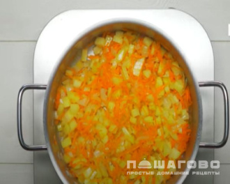 Фото приготовления рецепта: Суп с щавелем с картошкой - шаг 1
