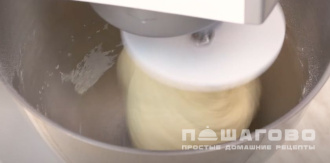Фото приготовления рецепта: Самый простой рецепт теста для пирожков - шаг 2