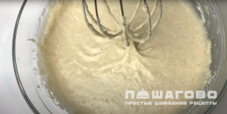 Фото приготовления рецепта: Пицца диетическая на кефире из куриного филе - шаг 3