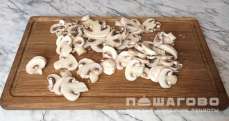Фото приготовления рецепта: Пицца куриная без теста - шаг 4