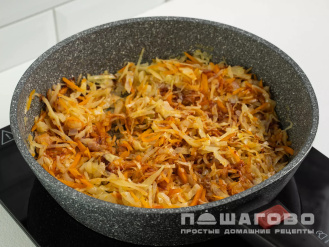 Фото приготовления рецепта: Капустняк постный с пшеном - шаг 4