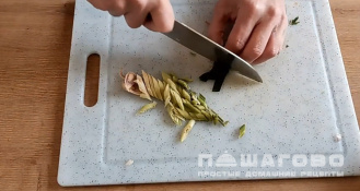 Фото приготовления рецепта: Киноа с рыбой - шаг 9
