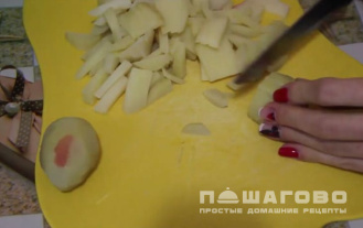 Фото приготовления рецепта: Винегрет с горошком - шаг 1