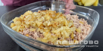Фото приготовления рецепта: Картофельные пирожки с мясом на сковороде - шаг 6