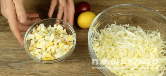 Фото приготовления рецепта: Салат с кальмарами и кукурузой - шаг 1