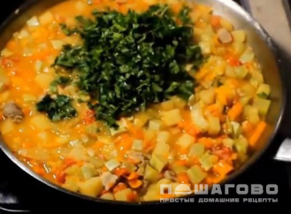 Фото приготовления рецепта: Овощное рагу с мясом - шаг 13