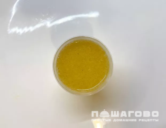 Фото приготовления рецепта: Фруктовый салат с йогуртом и желе - шаг 2
