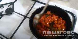 Фото приготовления рецепта: Голубцы с гречкой и куриной печенью - шаг 7