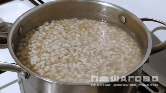 Фото приготовления рецепта: Перловая каша на воде - шаг 3