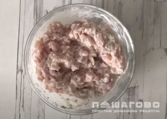 Фото приготовления рецепта: Куриные котлеты по-французски - шаг 1