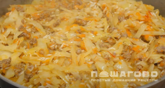 Фото приготовления рецепта: Ленивые голубцы с рисом - шаг 6