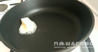 Фото приготовления рецепта: Паста с креветками в сливочном соусе - шаг 3