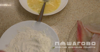 Фото приготовления рецепта: Тилапия жареная на сковороде - шаг 3