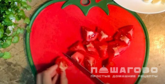 Фото приготовления рецепта: Китайский салат с языком и свежим огурцом - шаг 3