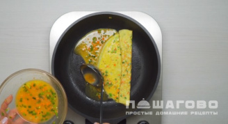 Фото приготовления рецепта: Тамагояки на завтрак - шаг 8