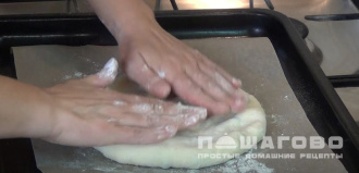 Фото приготовления рецепта: Осетинский пирог с грибами и картошкой - шаг 12