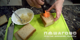 Фото приготовления рецепта: Гренки на сковороде - шаг 10
