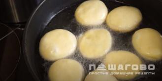 Фото приготовления рецепта: Пончики классические - шаг 12