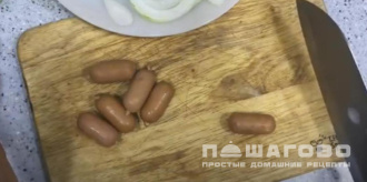 Фото приготовления рецепта: Корейские рисовые брусочки токпоки с сосисками, адаптированный рецепт - шаг 6