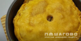 Фото приготовления рецепта: Пирог с картошкой и грибами - шаг 10