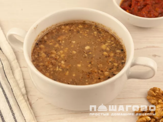 Фото приготовления рецепта: Харчо с грецкими орехами и ткемали - шаг 5