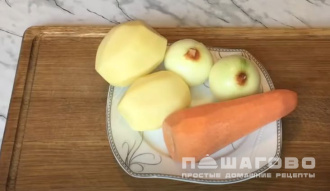Фото приготовления рецепта: Сырный суп в горшочках в духовке - шаг 3