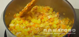 Фото приготовления рецепта: Щавелевый суп - шаг 5
