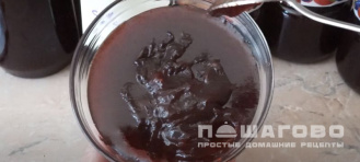 Фото приготовления рецепта: Повидло из слив и яблок на зиму - шаг 6
