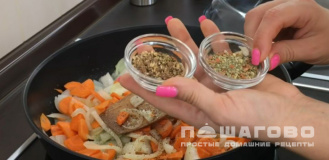 Фото приготовления рецепта: Паштет из говяжьей печени с морковью и луком - шаг 5