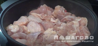 Фото приготовления рецепта: Чахохбили из бедра курицы - шаг 2