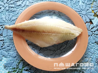 Фото приготовления рецепта: Уха из камбалы - шаг 1