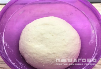 Фото приготовления рецепта: Пицца с картофелем - шаг 3