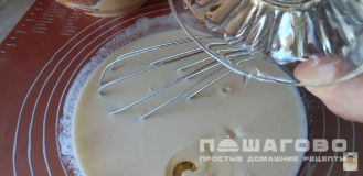Фото приготовления рецепта: Оладьи из овсяных хлопьев на кефире - шаг 4