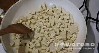 Фото приготовления рецепта: Салат Цезарь без мяса (веганский) - шаг 4