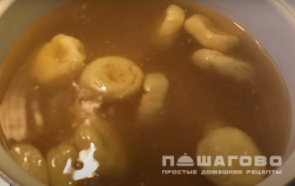 Фото приготовления рецепта: Галушки без яиц - шаг 6
