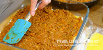 Фото приготовления рецепта: Лазанья с мясным фаршем и пармезаном - шаг 14
